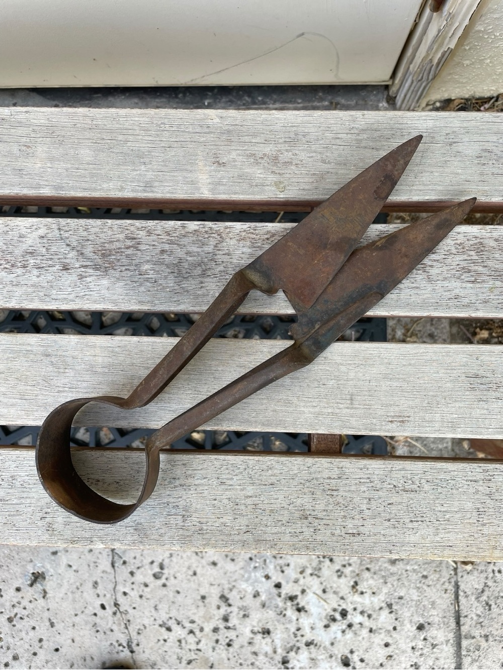 Vintage Antique Sheep Shears Primitive Farmhouse Decor Rustic Rusty Art Tool - Picture 5 of 12